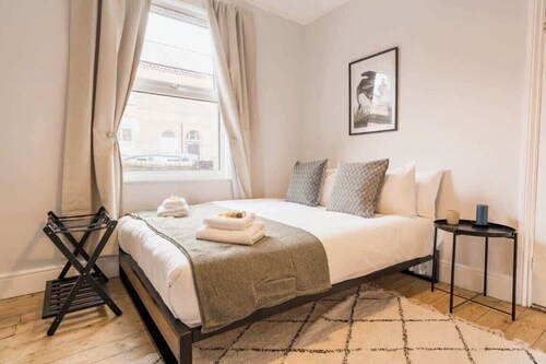 Stylish 3 bed home in central Chester suburb