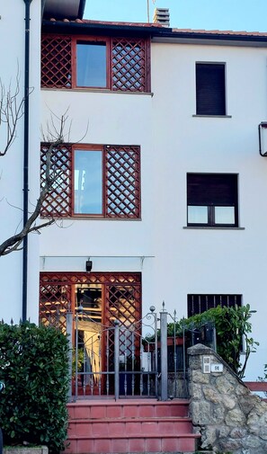 Exterior detail - Cozy, intimate, like being at home (Piancastagnaio)