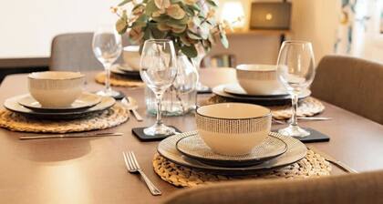 Great 3 bed Handbridge home, Sleeps 6, EV Charger