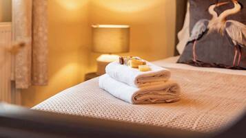 3 bedrooms, iron/ironing board, travel cot, free WiFi