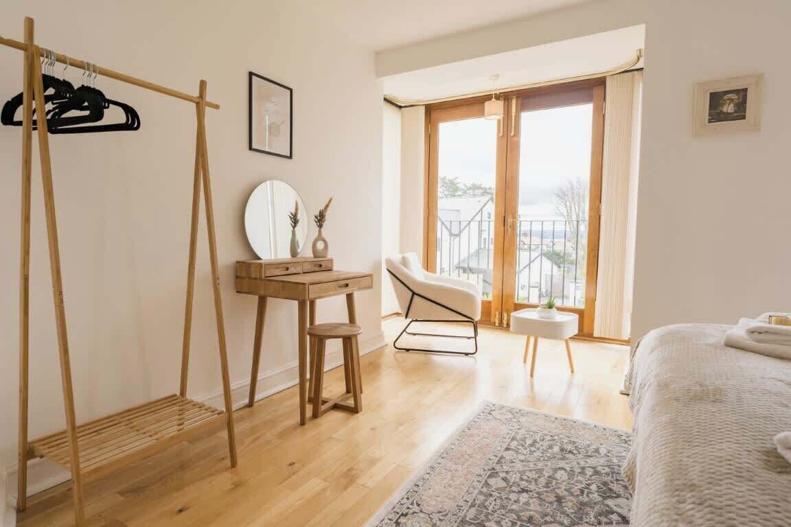 5 chambres, fer et planche à repasser, lit parapluie, Wi-Fi gratuit