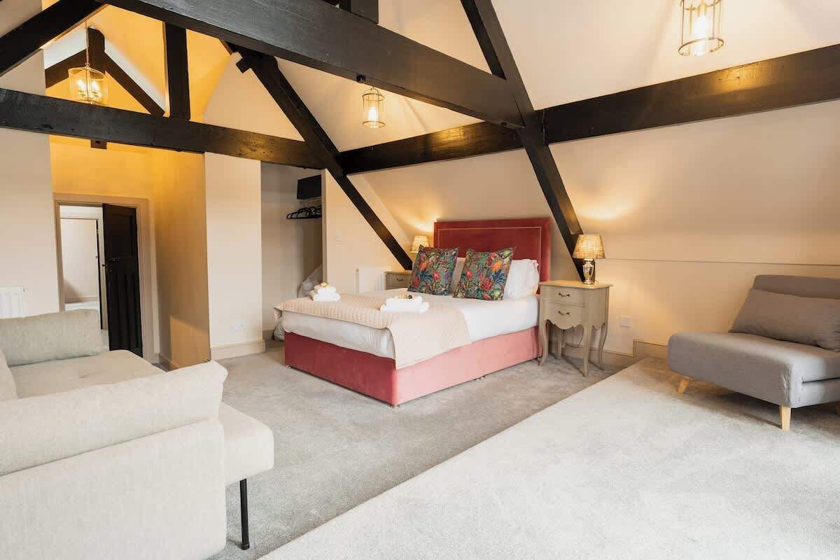 3 bedrooms, iron/ironing board, travel cot, free WiFi