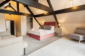 4 bedrooms, iron/ironing board, travel cot, free WiFi