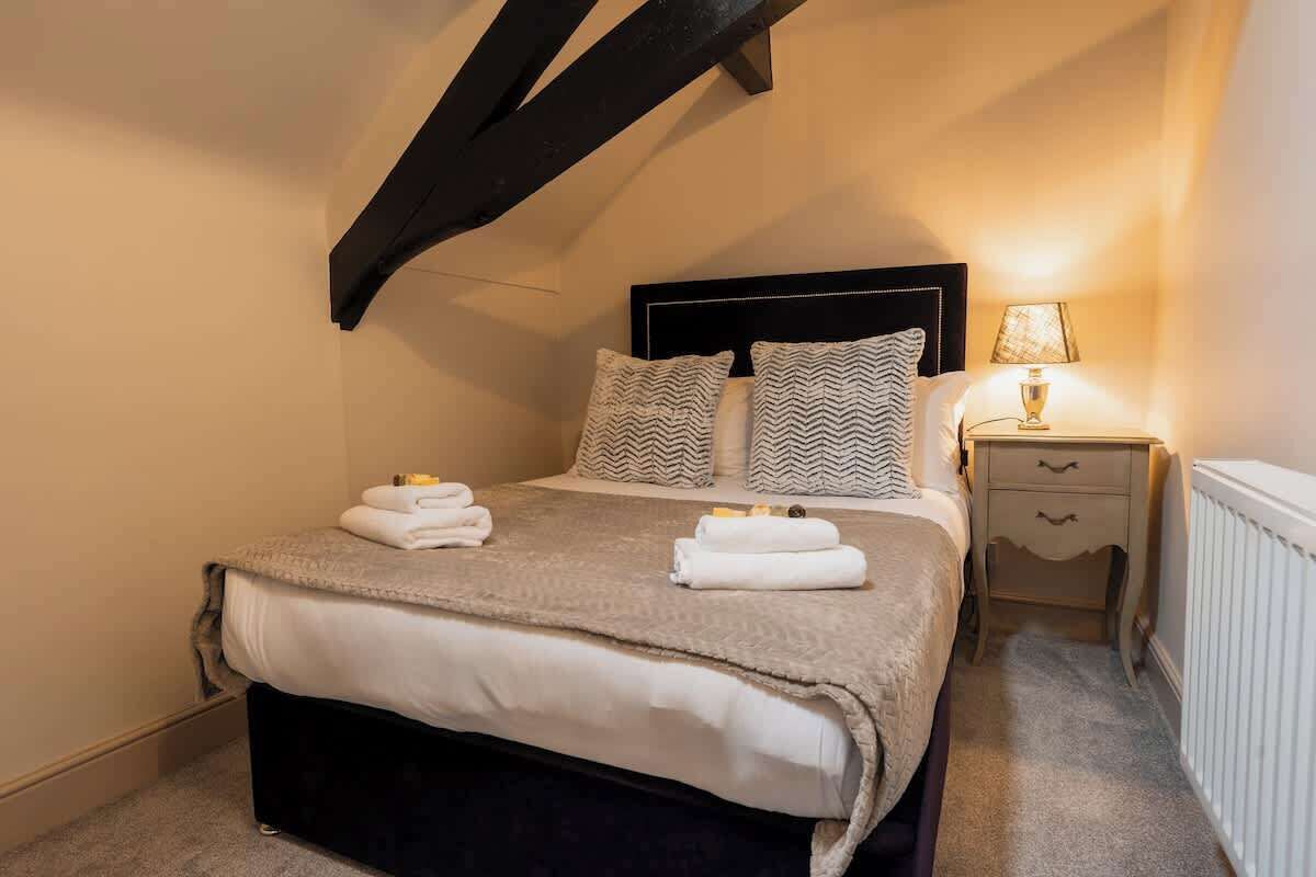4 chambres, fer et planche à repasser, Wi-Fi gratuit, draps fournis