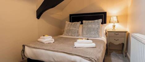 4 habitaciones, tabla de planchar con plancha y wifi gratis