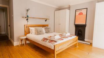 3 bedrooms, iron/ironing board, travel crib, free WiFi