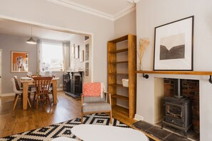 Interior - Fantastic location nr Race Course & City- Sleeps 6 (Cheshire West and Chester)