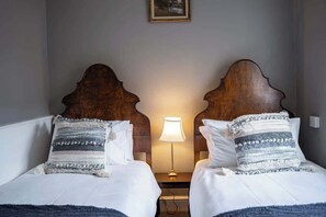 1 bedroom, iron/ironing board, travel cot, WiFi