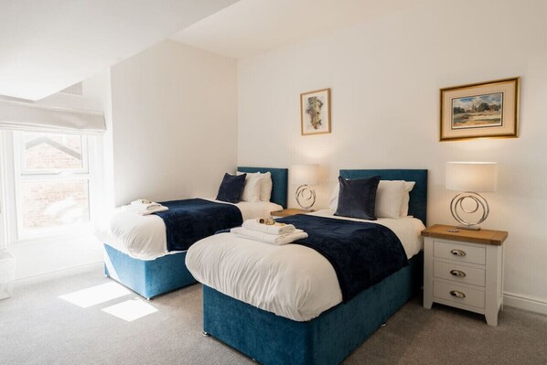 2 chambres, fer et planche à repasser, Wi-Fi gratuit, draps fournis