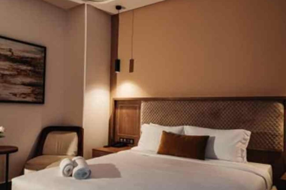 Deluxe kamer | 1 slaapkamer, een kluis op de kamer, een bureau, een laptopwerkplek