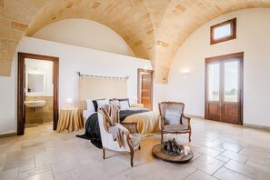 7 habitaciones, escritorio, tabla de planchar con plancha y wifi gratis 