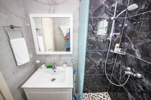 Habitació, 1 dormitori, fumadors, balcó | Bany