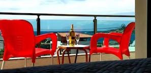 Habitación, 1 habitación, fumadores, balcón | Jardines del alojamiento