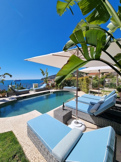 Luxurious Villa with sea view- swimming pool- close to the sea- garage - garden
