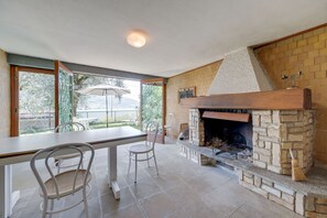 Dining - Villa Olivella - Two Bedroom Villa, Sleeps 6 (Sale Marasino)