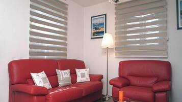 Apartment (Two Bedroom Apartment with Terrace) | Living room