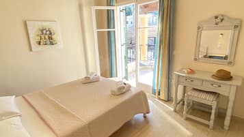 Standard Apartment | Travel crib, free WiFi, bed sheets