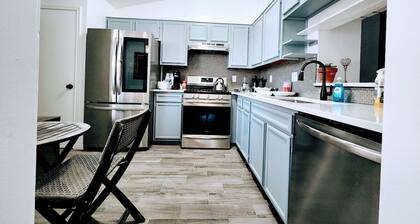 Spacious Family Home in Round Rock w/Private Yard