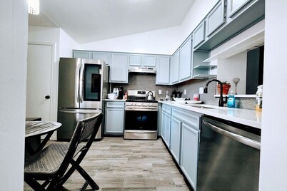 Spacious Family Home in Round Rock w/Private Yard