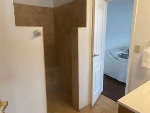 Shower - Captains Quarters at Lowry Hill (Christiansted)