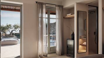 Suite Private Pool Sea View | Zimmersafe, individuell dekoriert, individuell eingerichtet