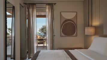 Cave Suite Sea View | Zimmersafe, individuell dekoriert, individuell eingerichtet
