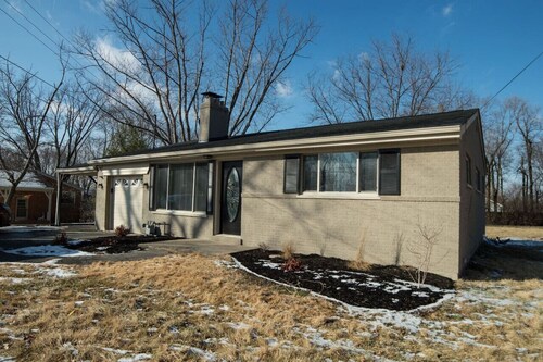 Dimmick Apartment Retreat 1 Bed 1 bath Sleeps 3