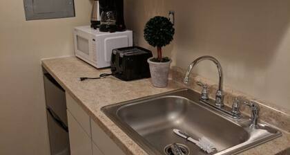 Dimmick Apartment Retreat 1 Bed 1 bath Sleeps 3
