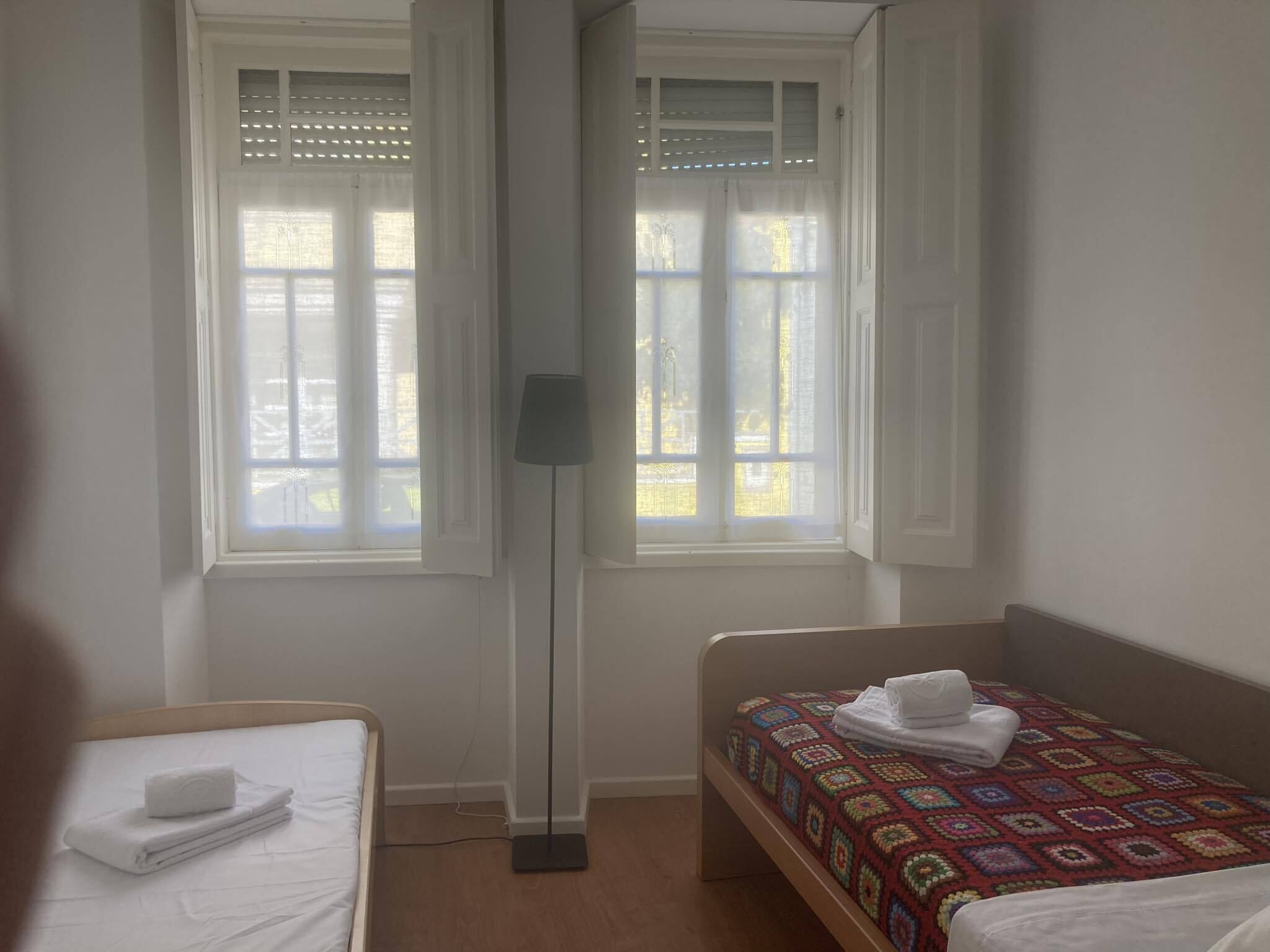 3 quartos, ferros/tábuas de passar roupa, Wi-Fi, roupa de cama