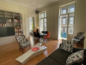 Smart TV, DVD player, books