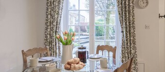 Delightful dog-friendly cottage - Orchard Cottage, Hook Norton