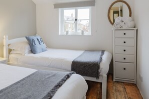 2 bedrooms, WiFi, bed sheets - Delightful dog-friendly cottage - Orchard Cottage, Hook Norton (Hook Norton)