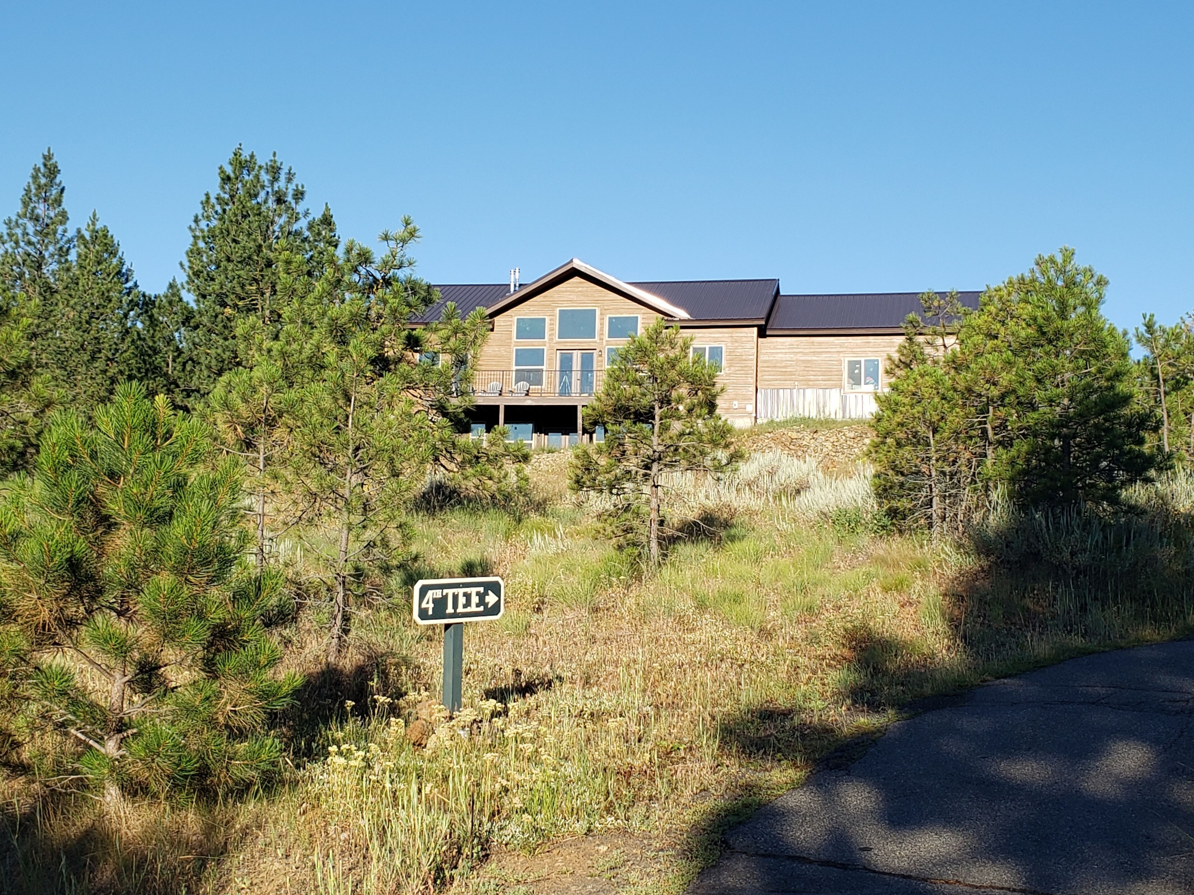 Meadow Creek golf, sauna, views!