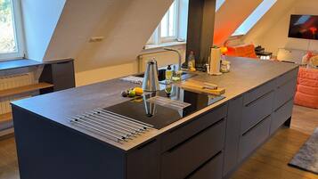 Refrigerador, horno, parrilla de estufa y lavavajillas