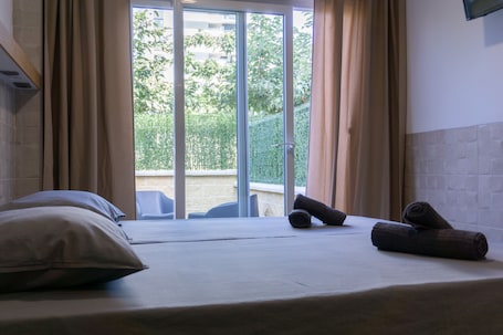 In-room safe, soundproofing, free WiFi, bed sheets. Hotel Apartamento La Ruta