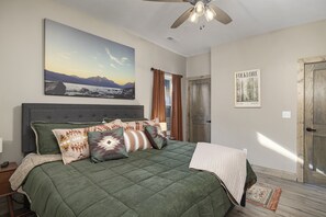 3 bedrooms, desk, iron/ironing board, travel crib