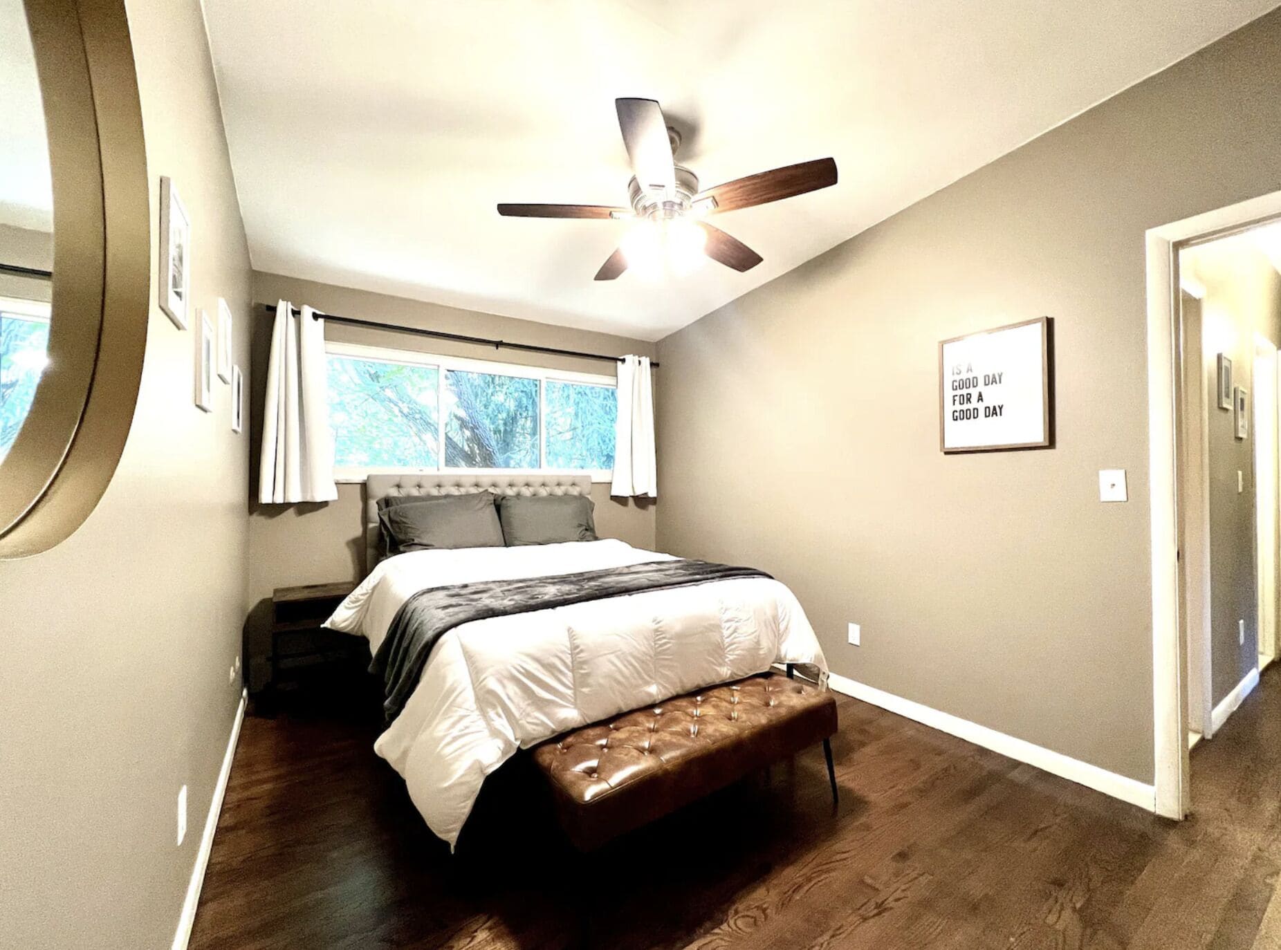 3 habitaciones, escritorio, tabla de planchar con plancha y wifi gratis 