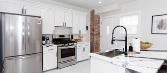 Downtown NEW 2 Bedroom Condo