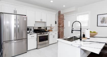 Downtown NEW 2 Bedroom Condo