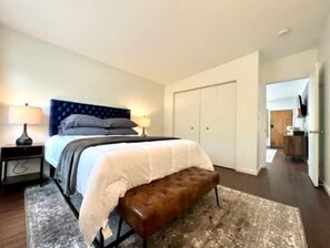 2 Schlafzimmer, Schreibtisch, Bügeleisen/Bügelbrett, kostenloses WLAN