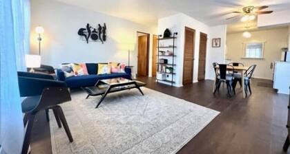 Cozy 2BR Mid-Century Townhouse w/Parking Near Downtown Ann Arbor & The Big House