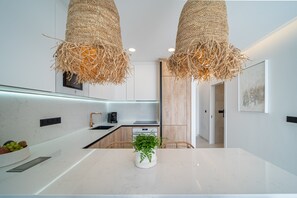 Fridge, microwave, oven, stovetop