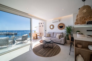 Smart TV - Luxury on the Seafront (Tías)