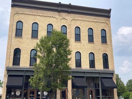 Exterior. Muskegon River Inn