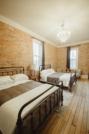 Deluxe Double Room | Premium bedding, down comforters, memory foam beds, blackout drapes - Muskegon River Inn (Newaygo)
