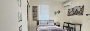 1 bedroom, iron/ironing board, free WiFi, bed sheets - #24 Urban Comfort Suite for two people (Tampa)