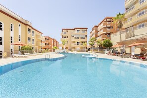 Pool - Amplio y Cómodo Apartamento en Callao Salvaje (Callao Salvaje)