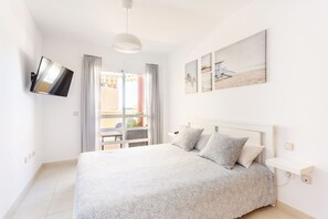 2 bedrooms, in-room safe, desk, iron/ironing board - Amplio y Cómodo Apartamento en Callao Salvaje (Callao Salvaje)