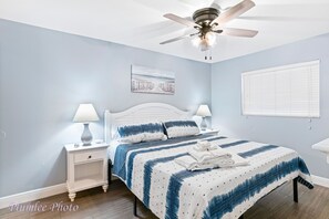 2 bedrooms, iron/ironing board, WiFi, bed sheets - FREE PERKS INCLUDED!! Holiday Villas II 408 - INTERCOASTAL (Indian Shores)