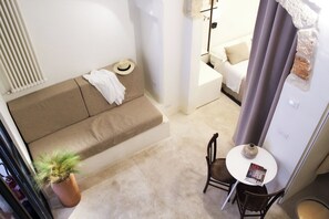 TV - Typical house with hot tub in the historic center of Nardò (Nardò)